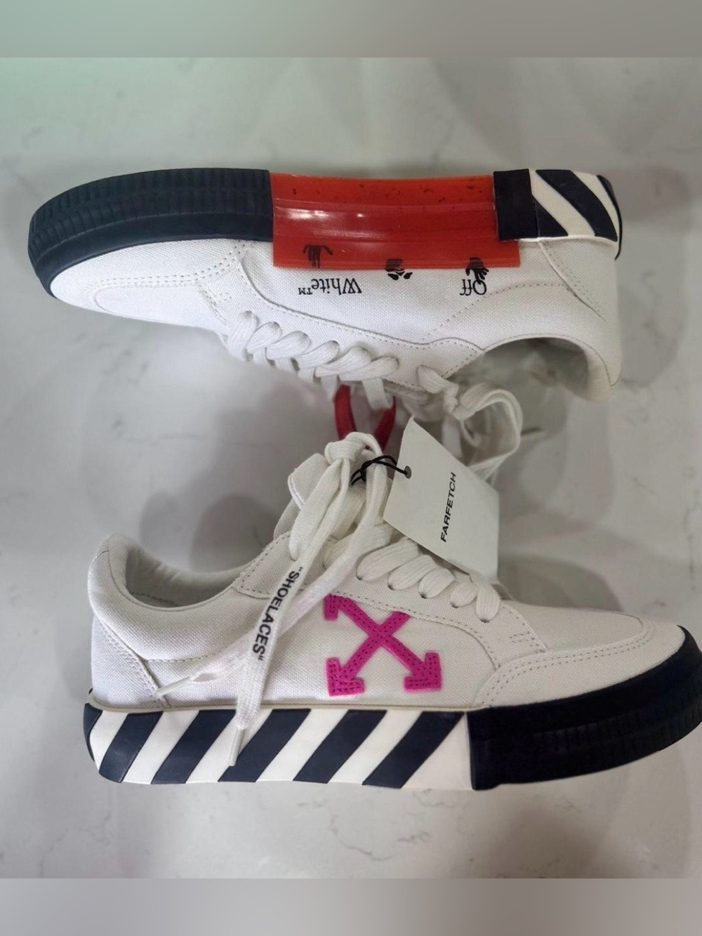 Off-White Kids White Sneakers with Pink Arrow and Black-Striped Sole - Picture 2 of 7